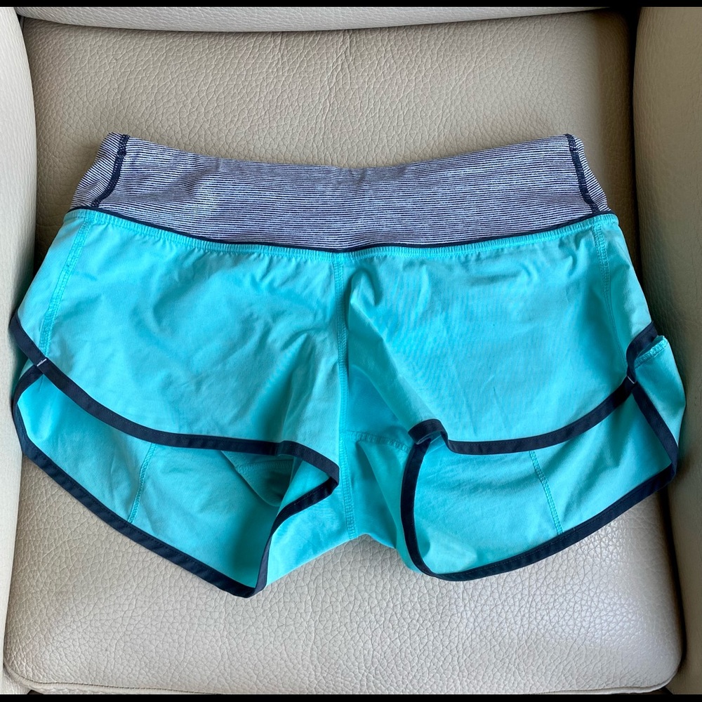 Lululemon speed short, size 4, (2.5 inch, inseam)